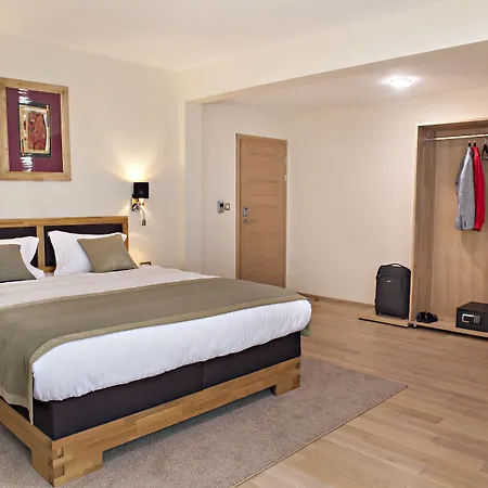 Hotel Aziza 4*